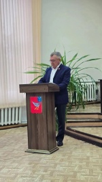 На постоянно действующем совещании 22 сентября начальник Кадрового центра Дергачёвского района Александр Михайлович Гришанов представил итоги программы временного трудоустройства школьников.