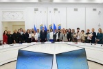 Председатель Совета женщин Дергачевского района Лариса Салдина приняла участие в важной встрече с губернатором Саратовской области Романом Бусаргиным.