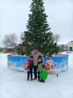  Зима - это время катания с горки и прогулок на свежем воздухе!